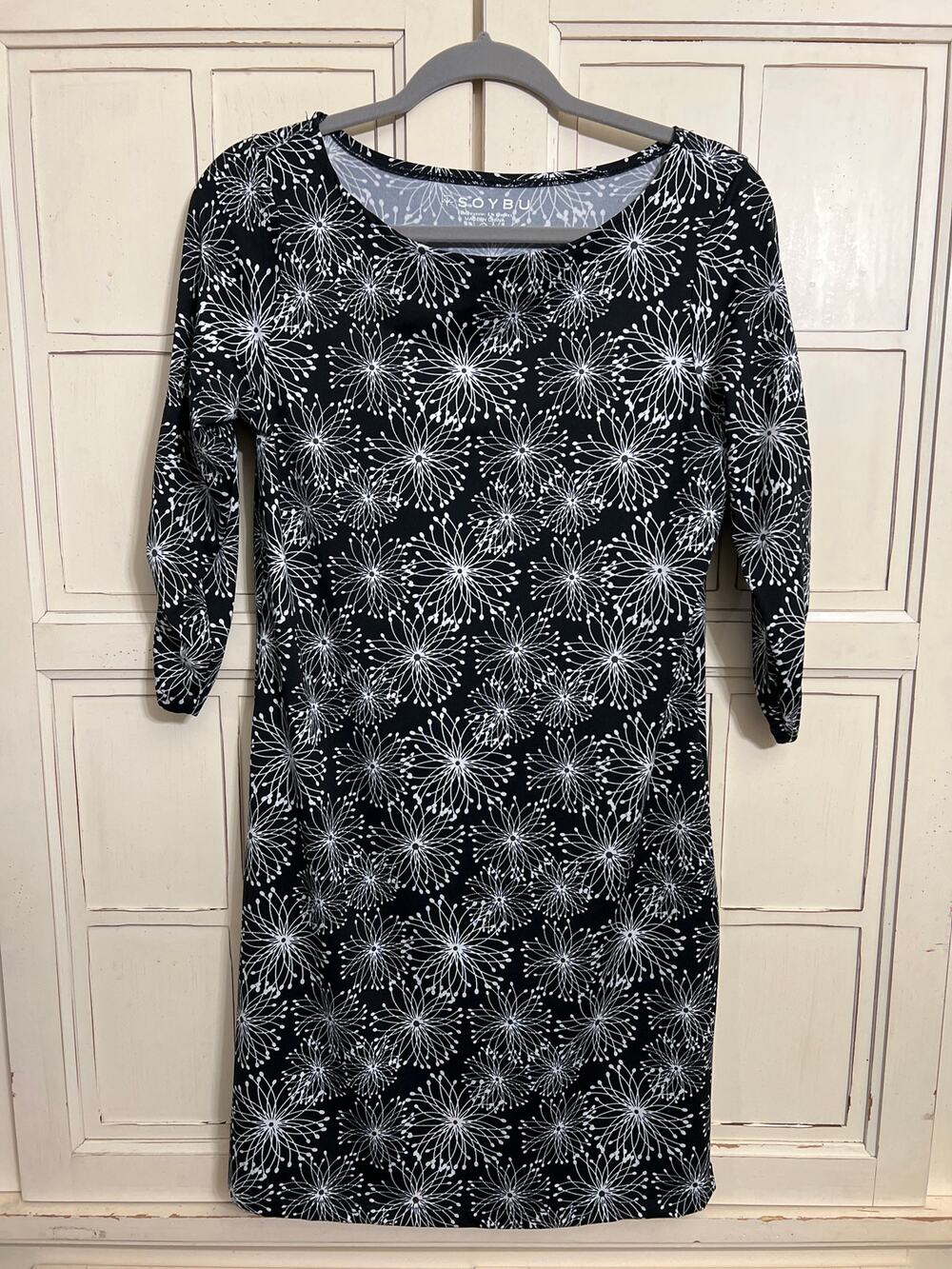 Soybu size medium black and white dress